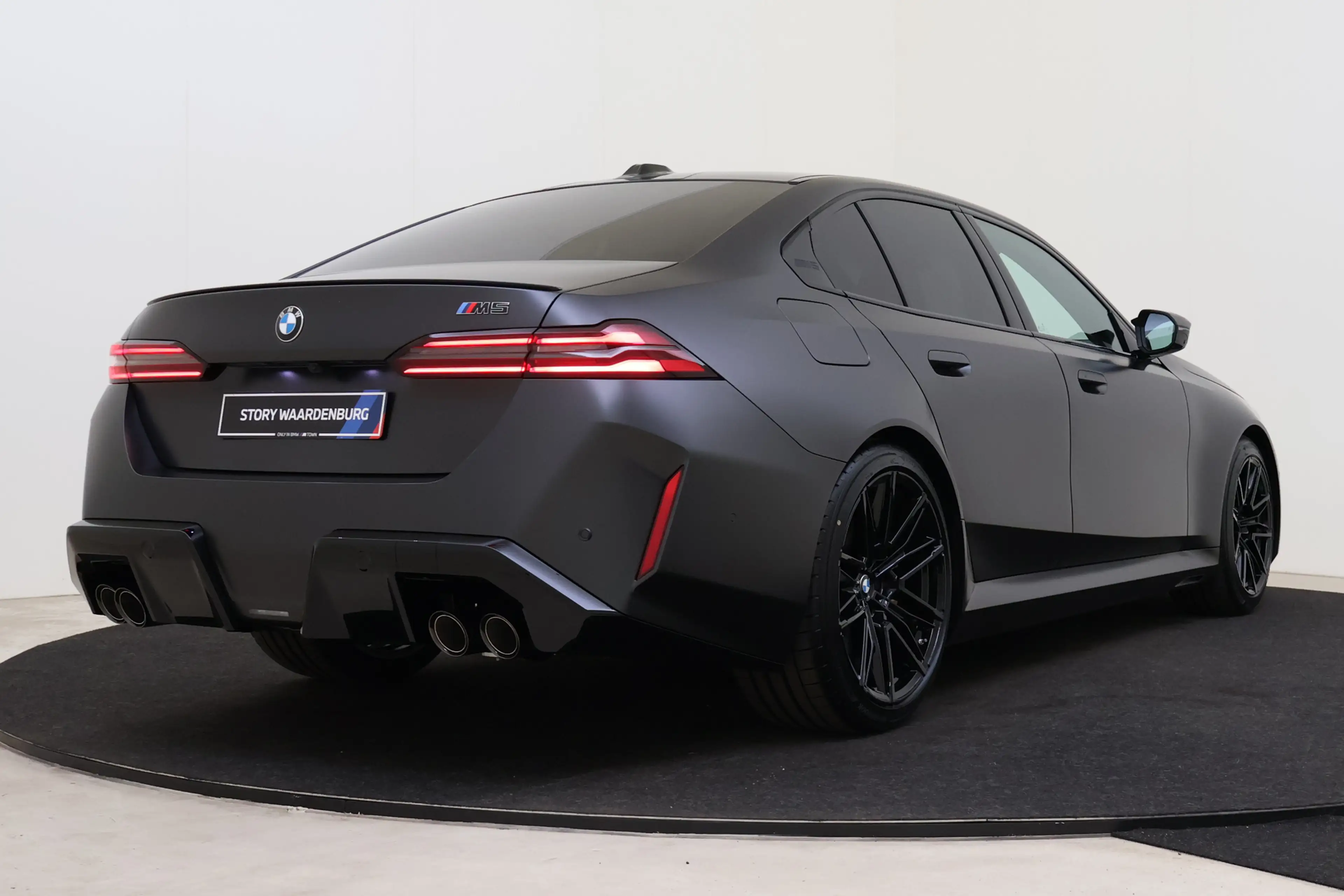 BMW M5 Automaat / M Drive Professional / Panoramadak / Tr — photo 2