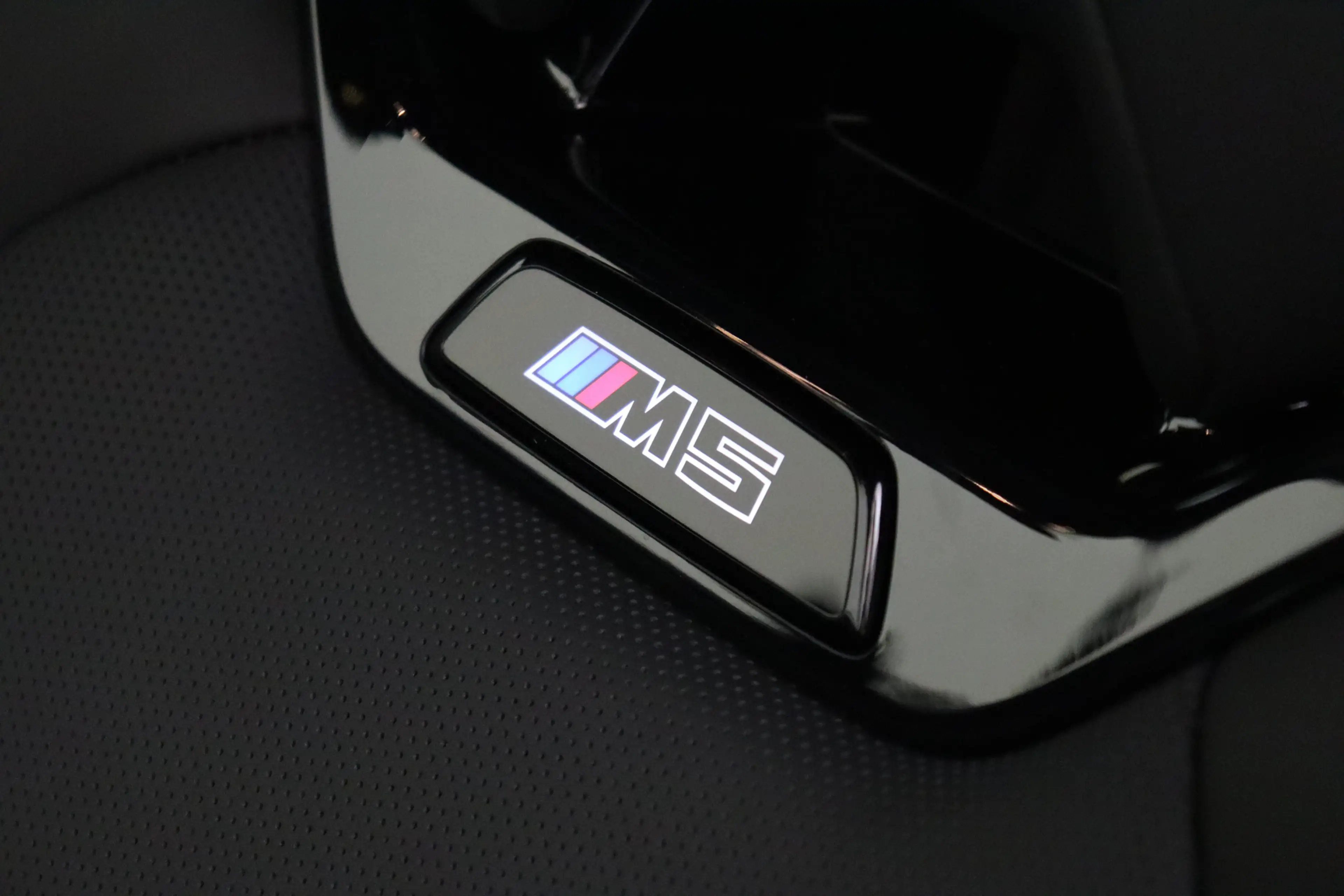 BMW M5 Automaat / M Drive Professional / Panoramadak / Tr — photo 9
