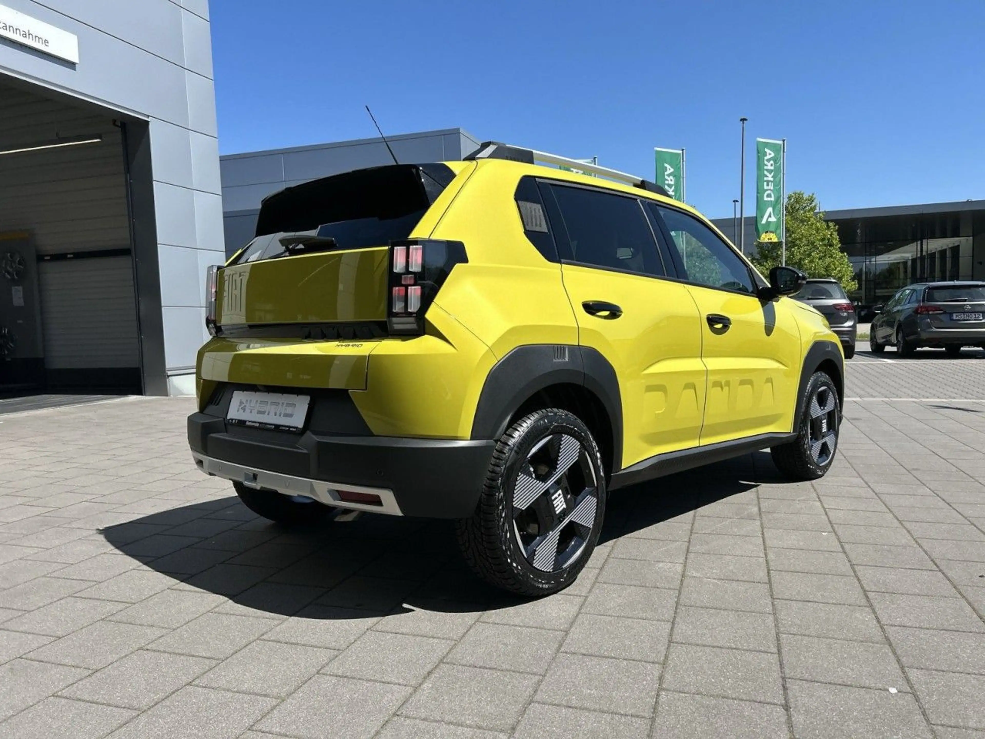 Fiat Grande Panda Hybrid La Prima — photo 3