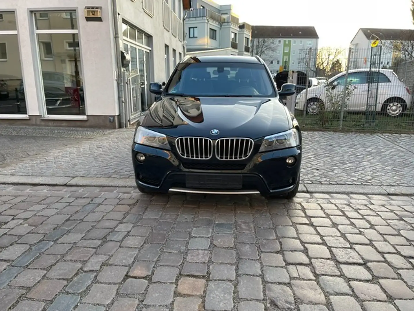 BMW X3 XDrive35i KLIMA PANO XENON KAM SHZ Schwarz - 2
