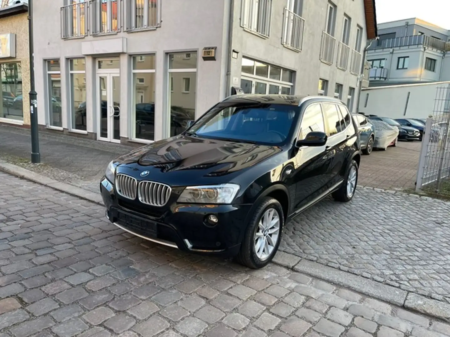 BMW X3 XDrive35i KLIMA PANO XENON KAM SHZ Schwarz - 1