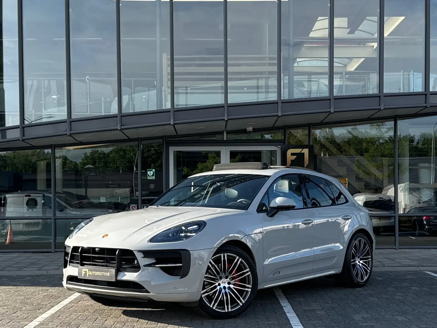 Porsche Macan 2.9 GTS Pano|Sportdesign|Chrono|Luchtv|Trekhaak Grijs - 1