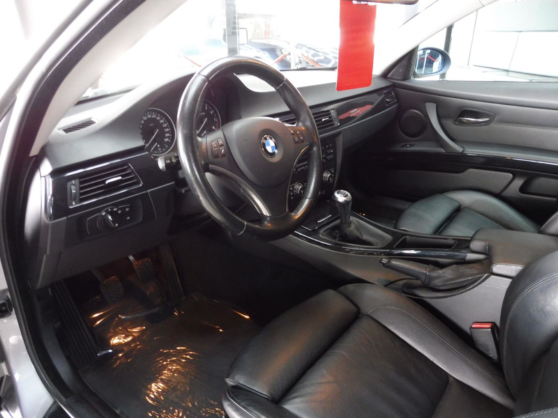BMW 335 i Coupe 1.Hand/BMW-Scheckheft/Leder — photo 9