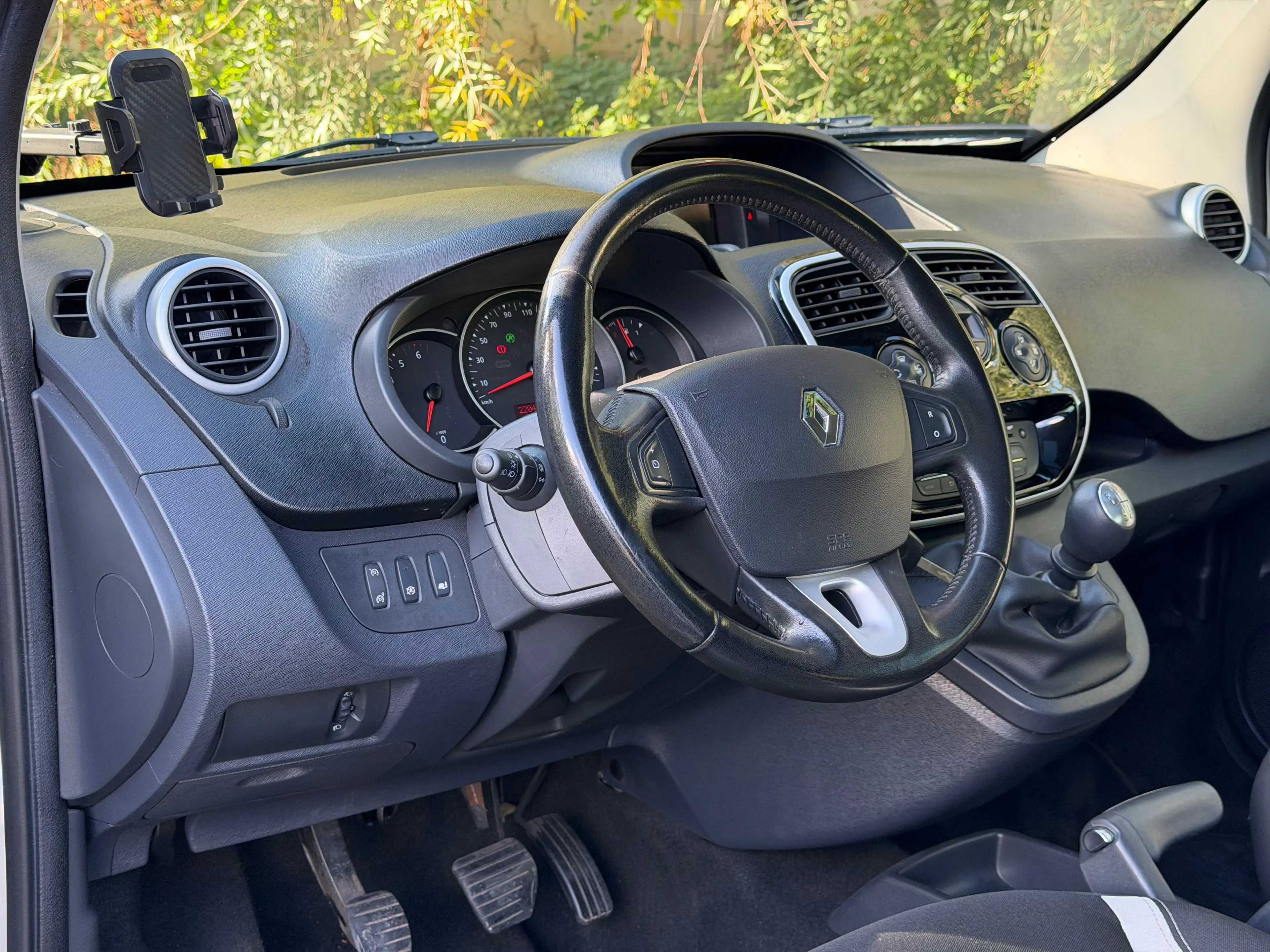 Renault Kangoo Luxe 1.5 dCi+TÜV NEU+PANO+AHK+KLIMA+NAVI+BLEUTOOTH+ — photo 12