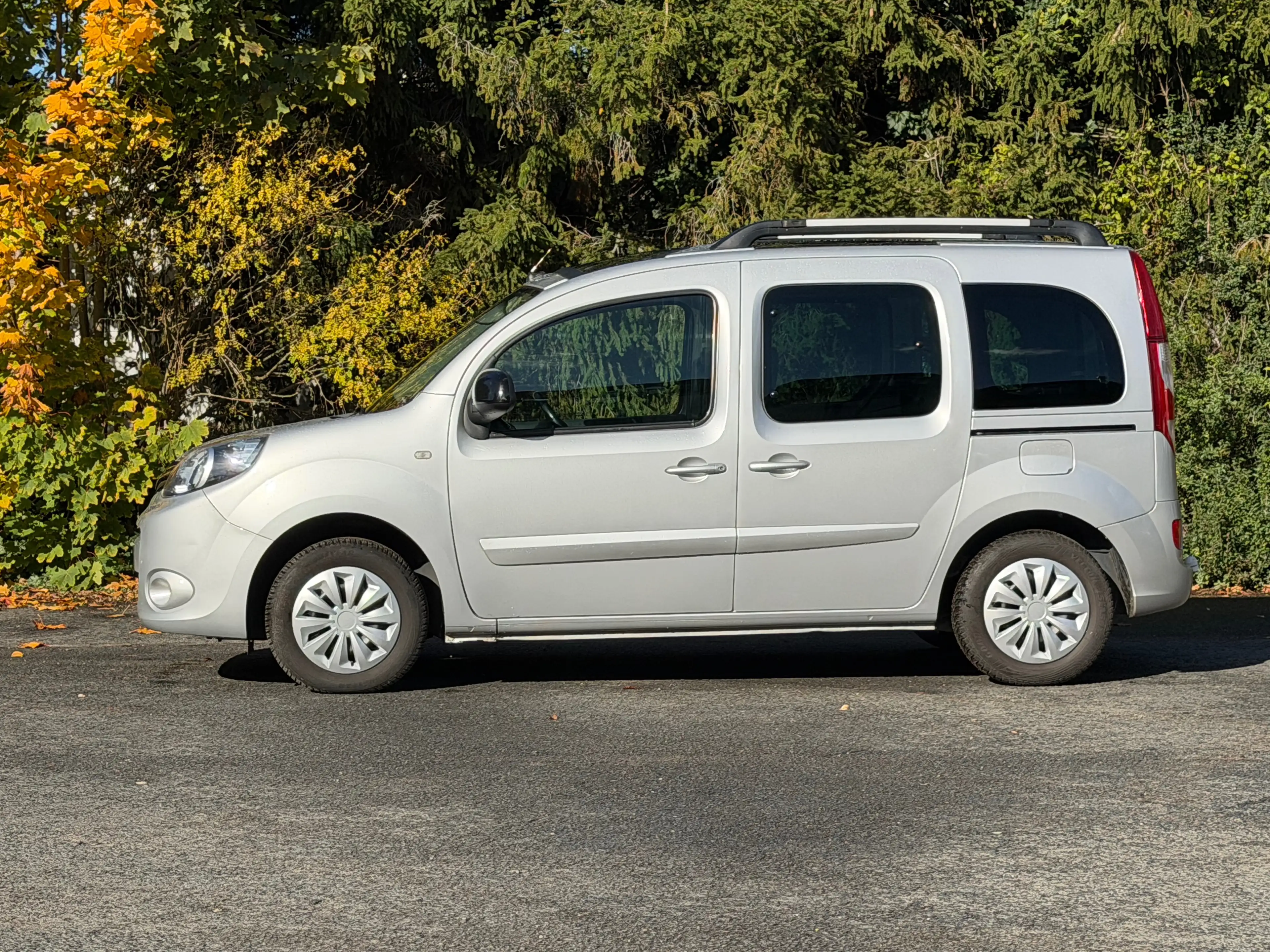 Renault Kangoo Luxe 1.5 dCi+TÜV NEU+PANO+AHK+KLIMA+NAVI+BLEUTOOTH+ — photo 3