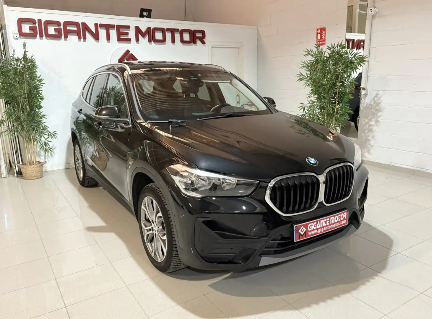 BMW X1 sDrive 18dA Business Negro - 1
