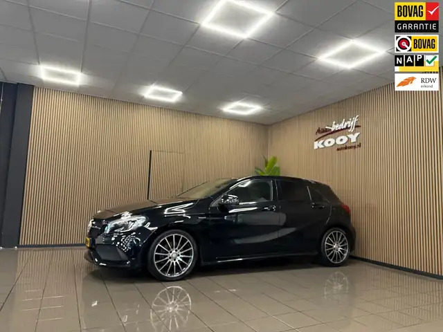 Mercedes-Benz A 160 AMG * Automaat / Navigatie / Camera / LED / Parkee