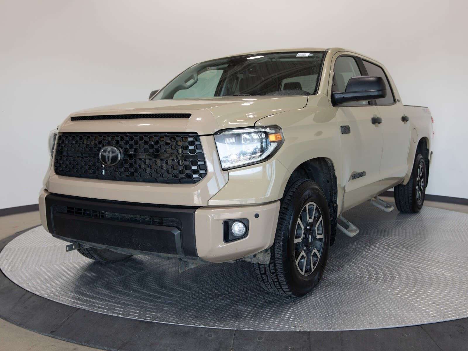 2020 Toyota Tundra SR5 / OFF ROAD PREMIUM PKG / NO ACCIDENTS