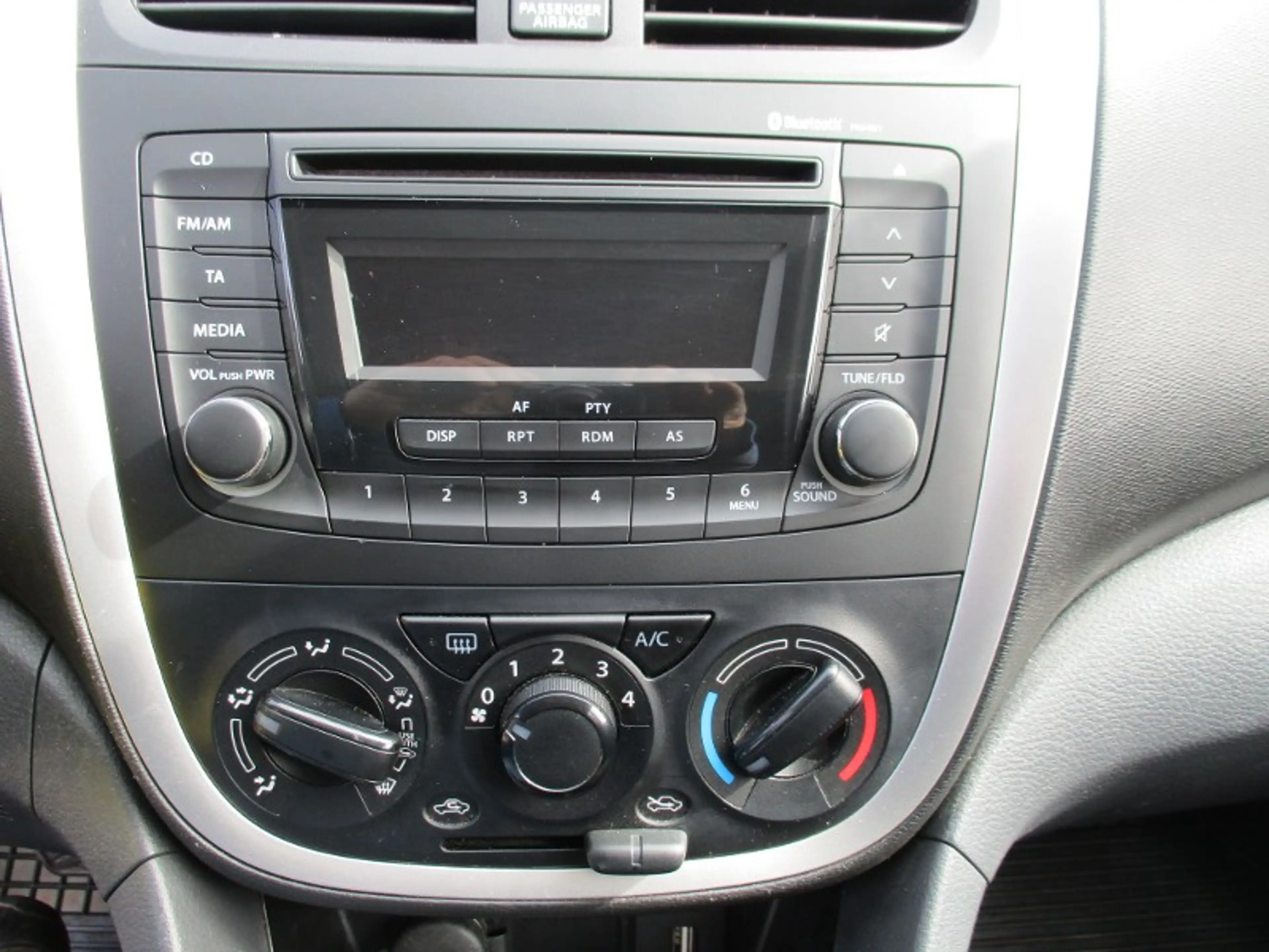 Suzuki Celerio 1,0 Club Automatik Klima — photo 10