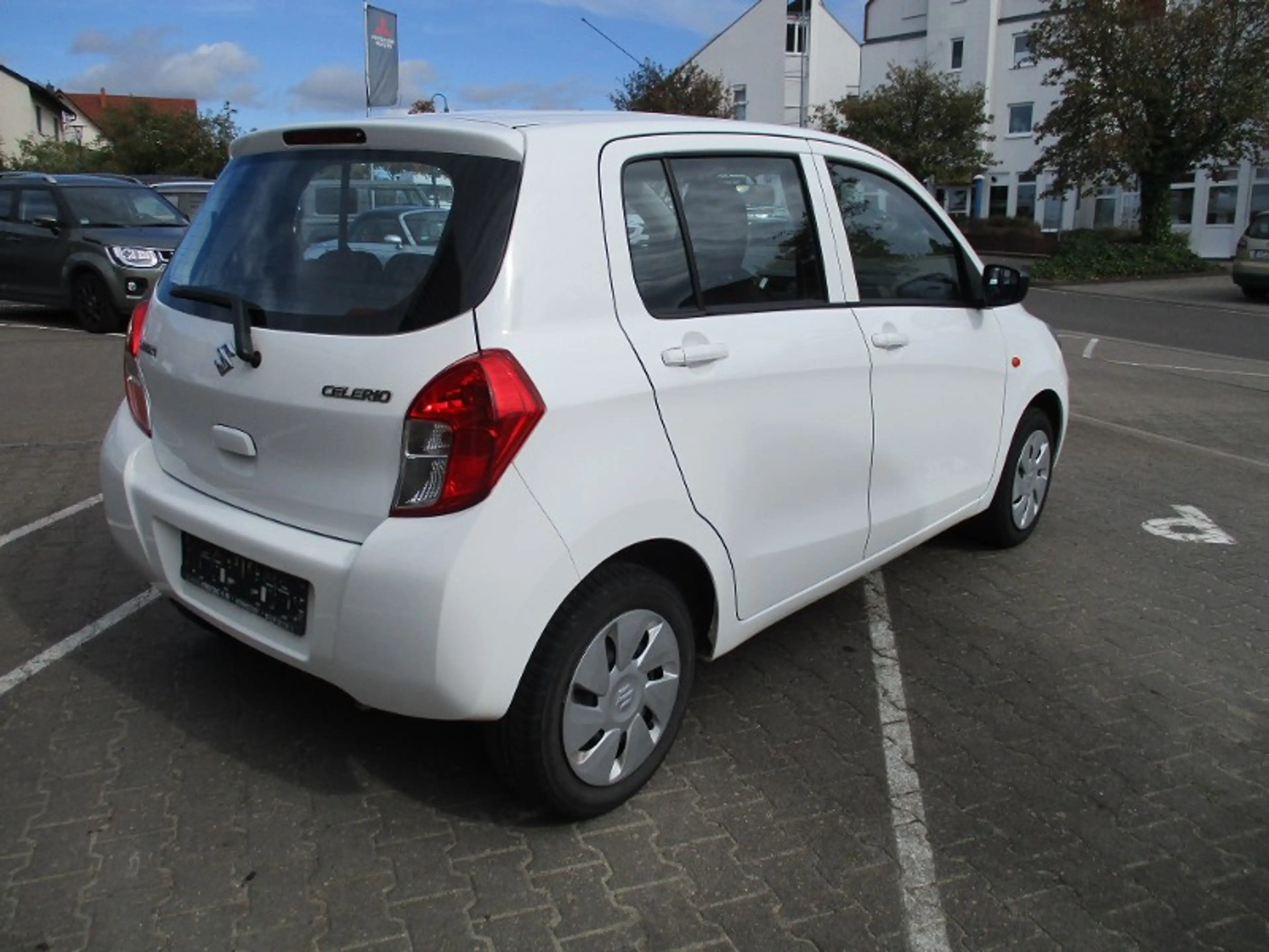 Suzuki Celerio 1,0 Club Automatik Klima — photo 4