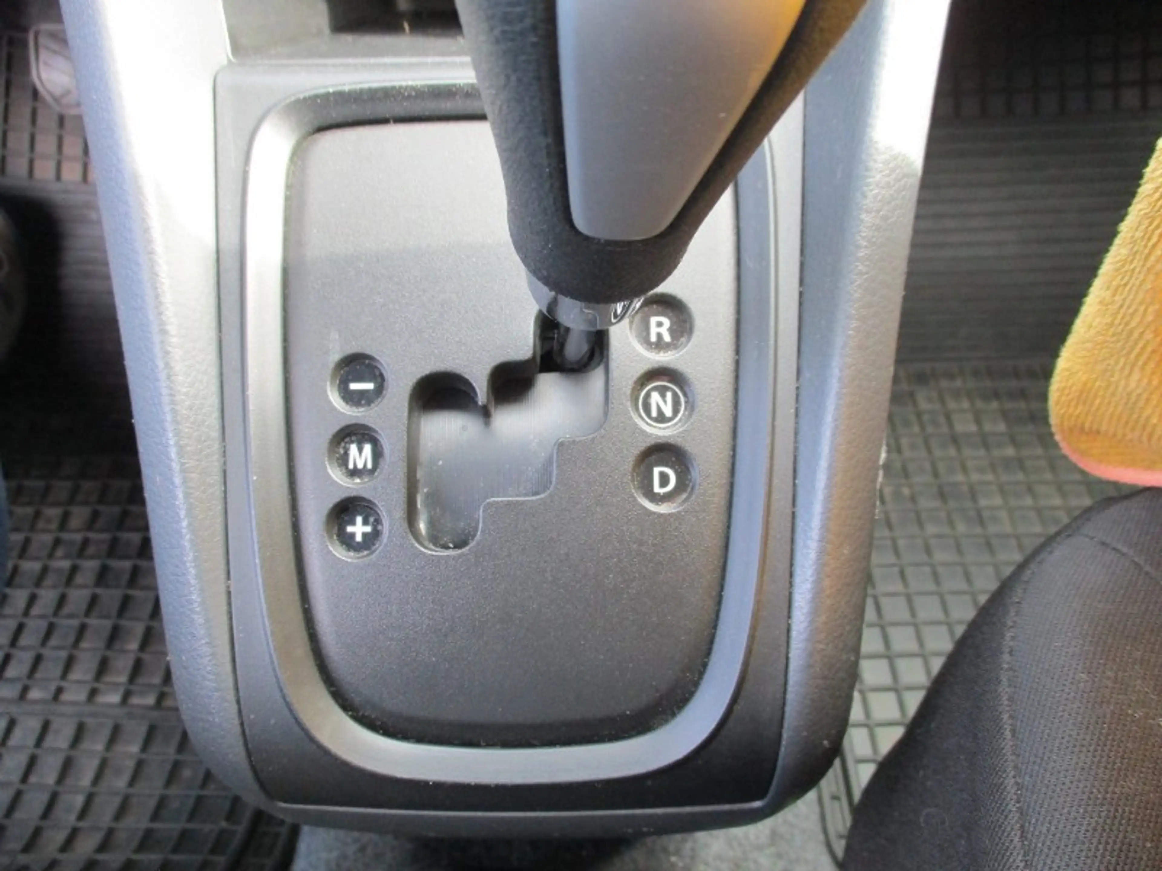 Suzuki Celerio 1,0 Club Automatik Klima — photo 11