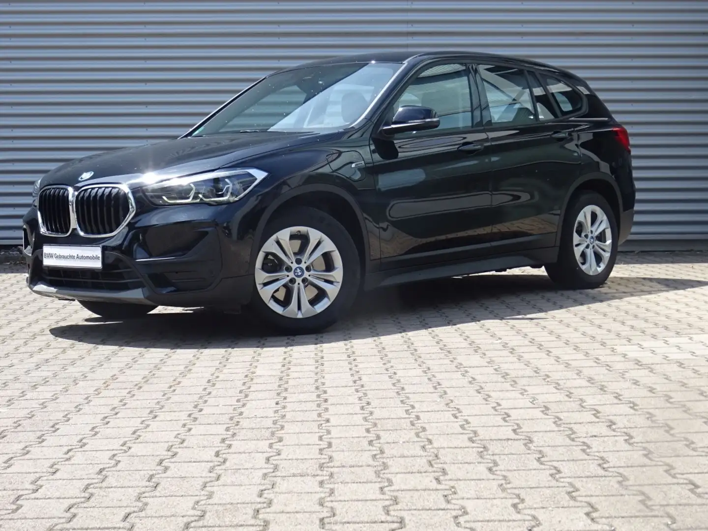 BMW X1 xDrive25e Advantage LED Navi Kamera LM SH PDC Schwarz - 1