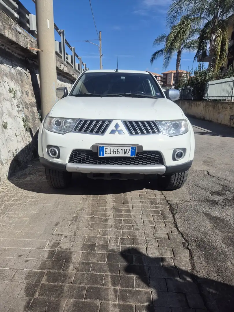 Mitsubishi L200 d.cab 2.5 di-d Intense Plus 178cv Bílá - 2