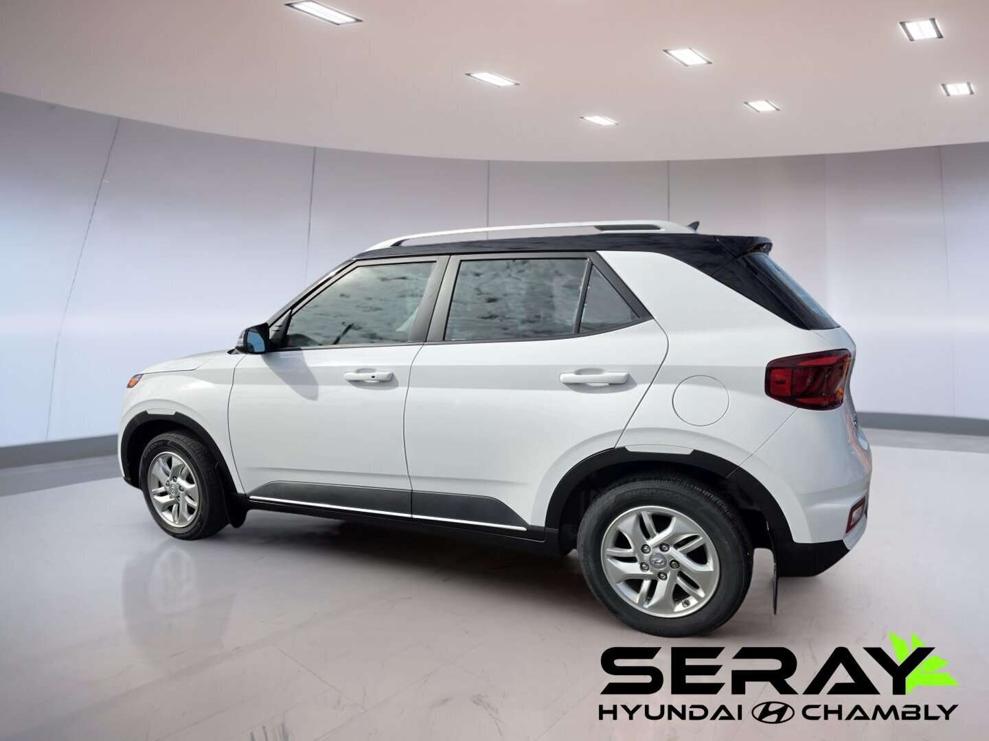 2022 Hyundai Venue Preferred IVT avec couleur deux tons — снимка 1
