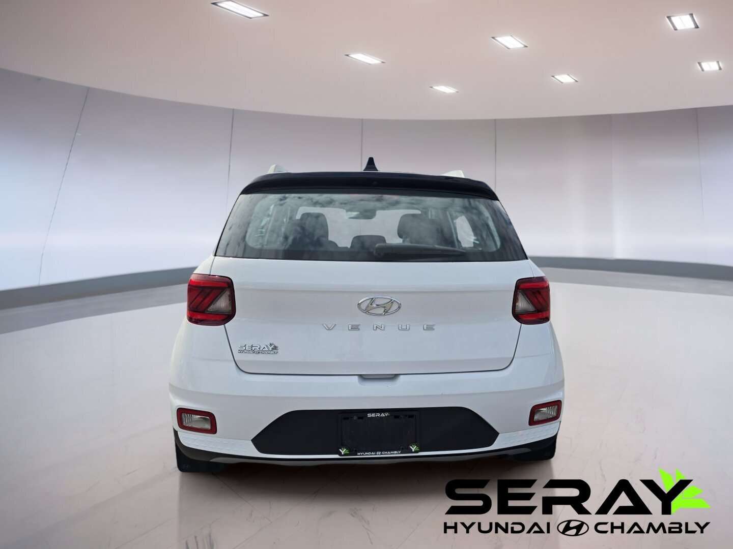2022 Hyundai Venue Preferred IVT avec couleur deux tons — снимка 1