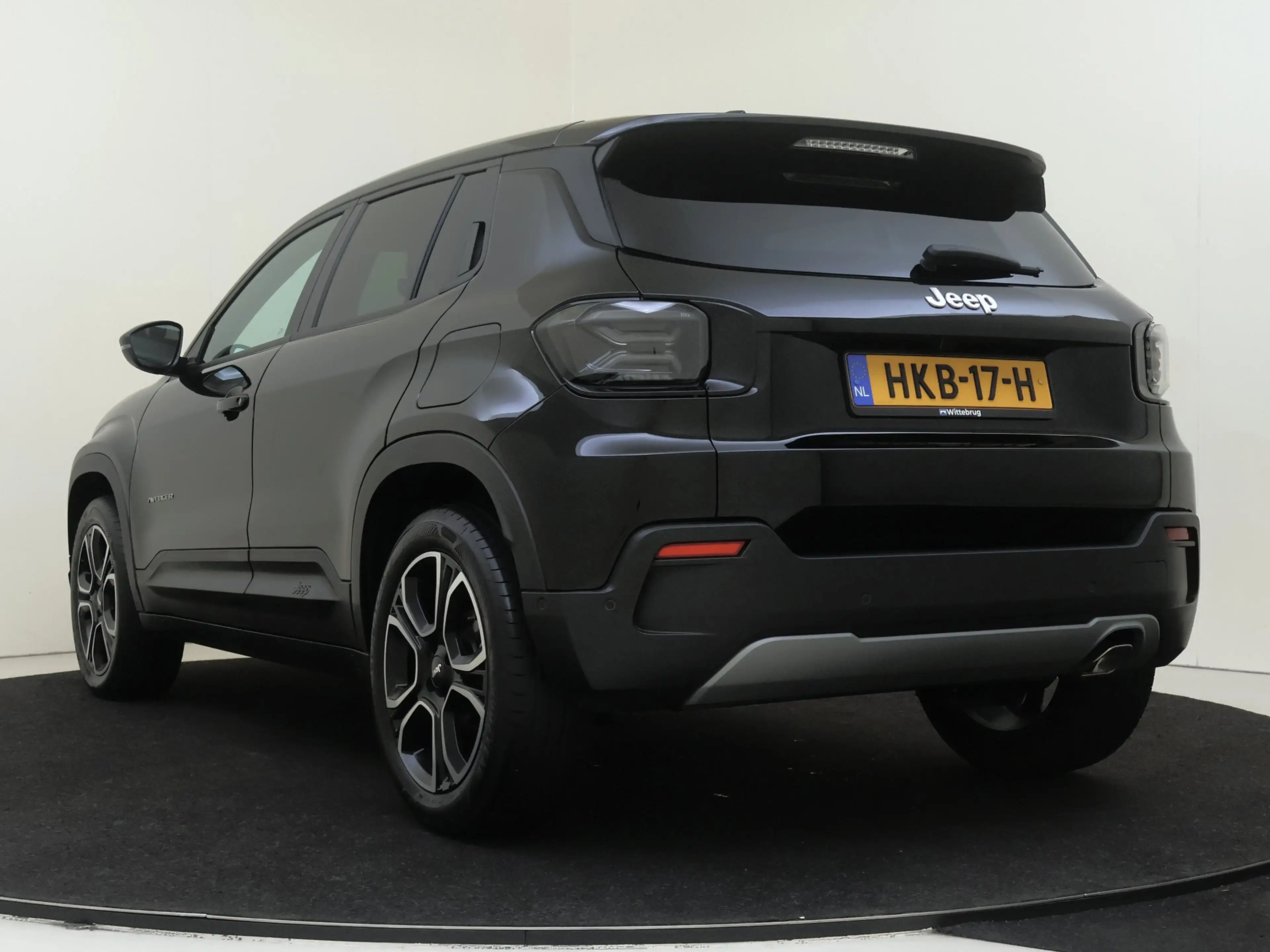 Jeep Avenger 1.2 e-Hybrid Summit YP — photo 4