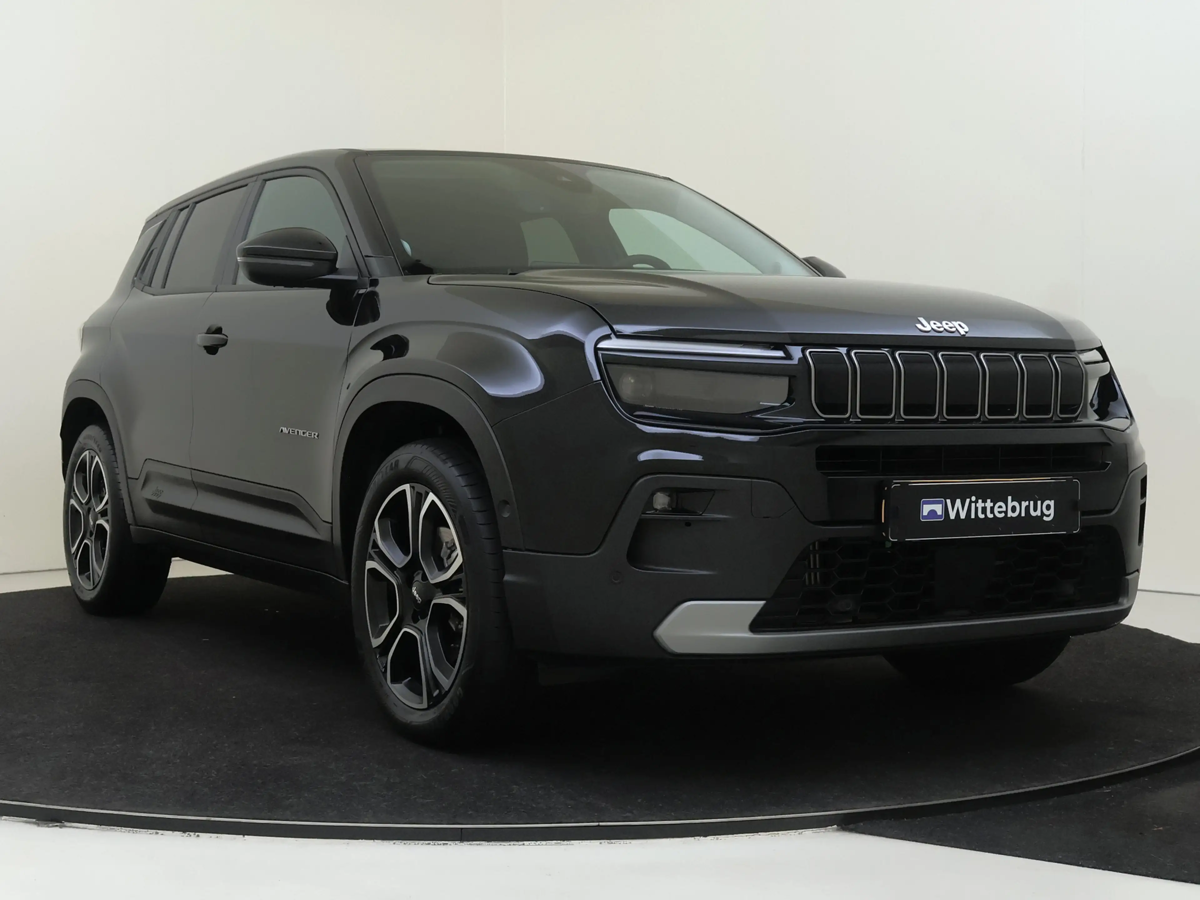 Jeep Avenger 1.2 e-Hybrid Summit YP — photo 3