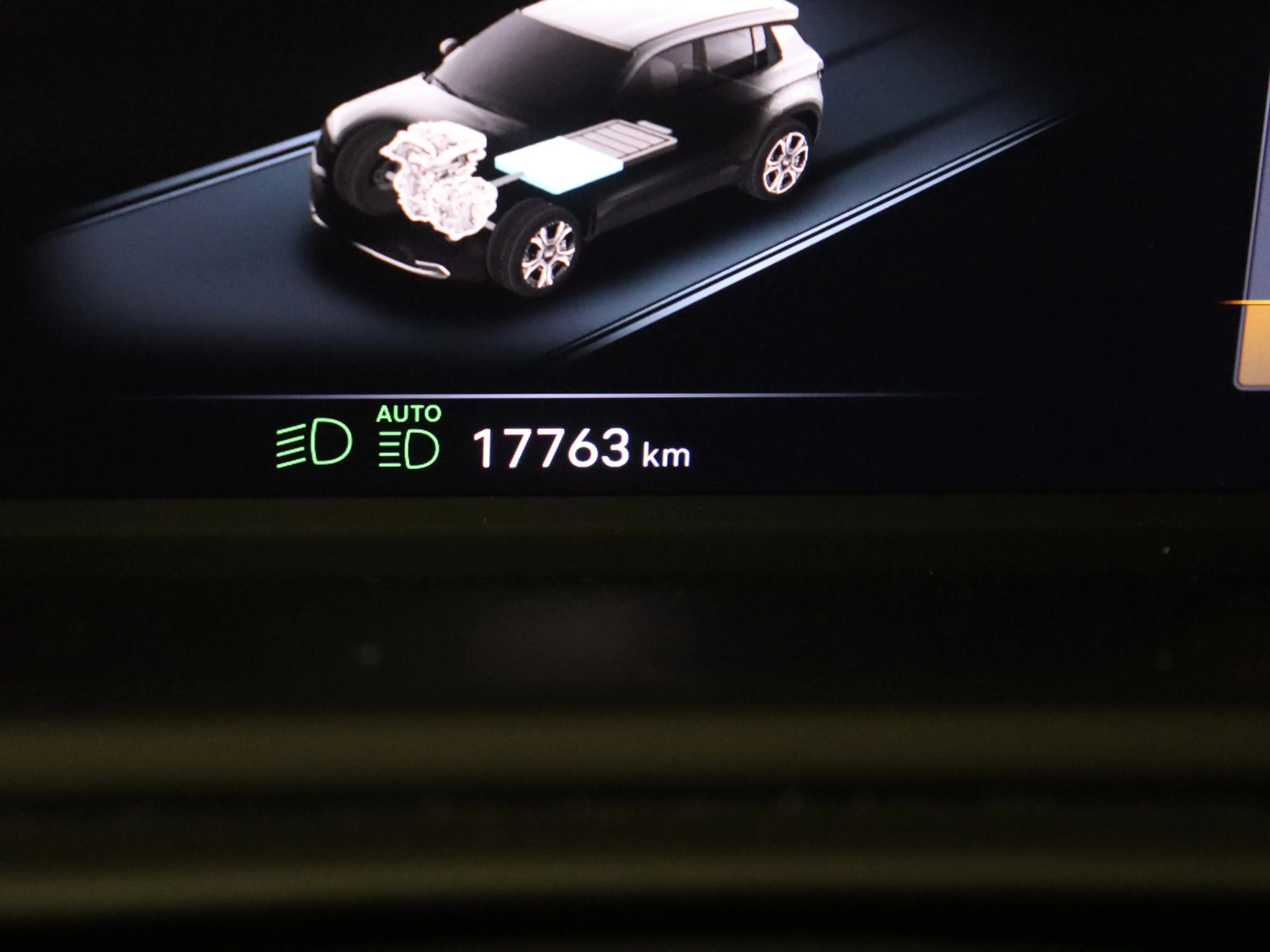 Jeep Avenger 1.2 e-Hybrid Summit YP — photo 9