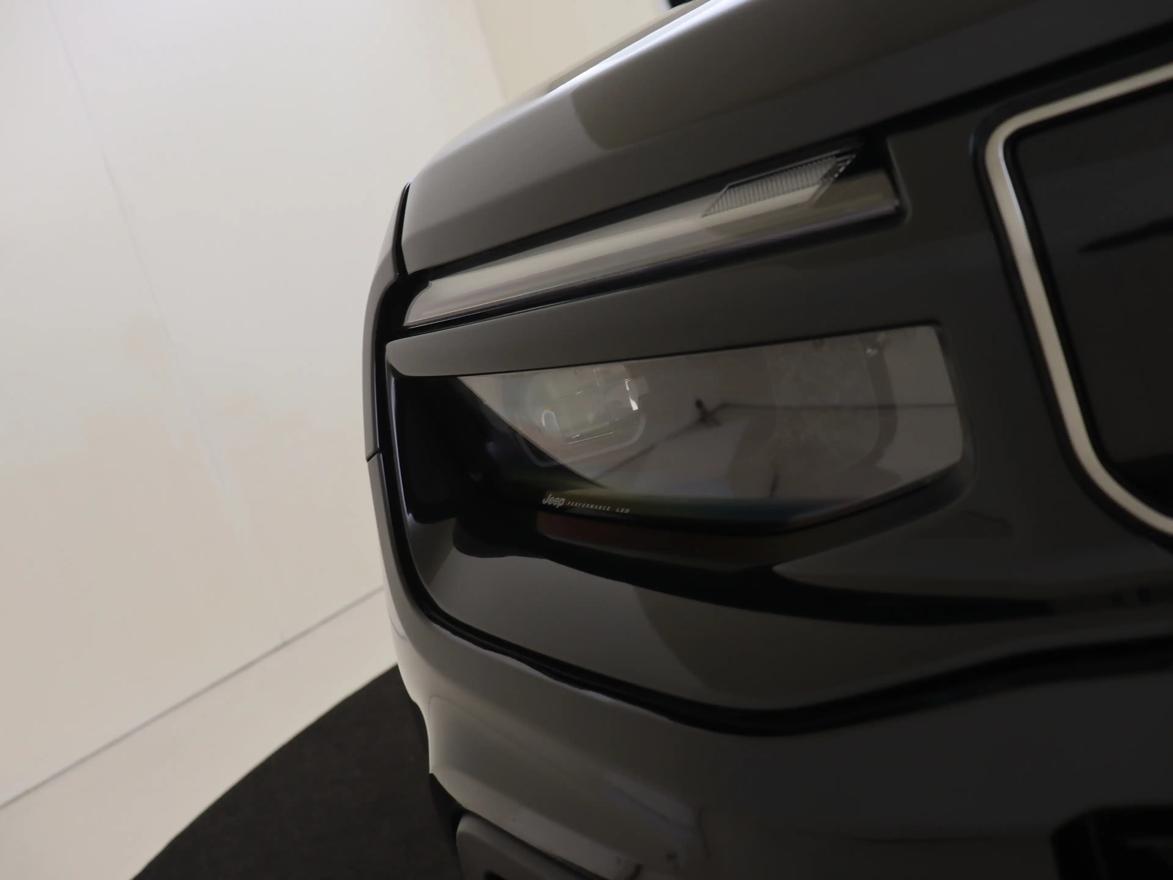 Jeep Avenger 1.2 e-Hybrid Summit YP — photo 13