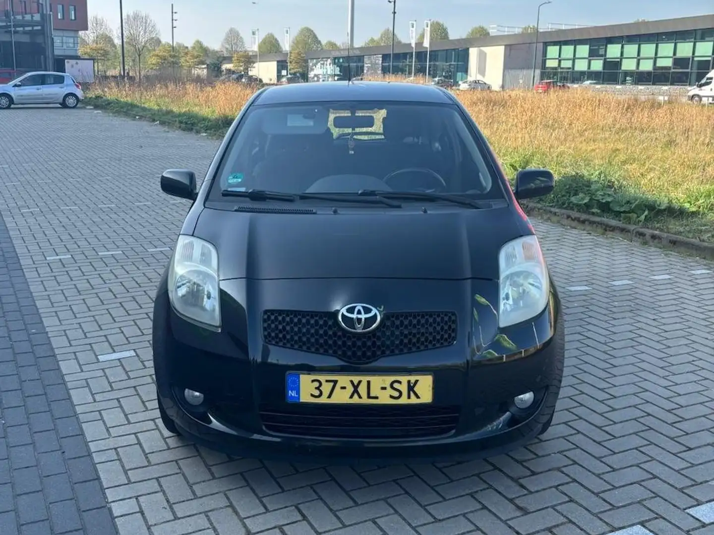 Toyota Yaris Yaris 1.3 VVTi Luna Zwart - 2