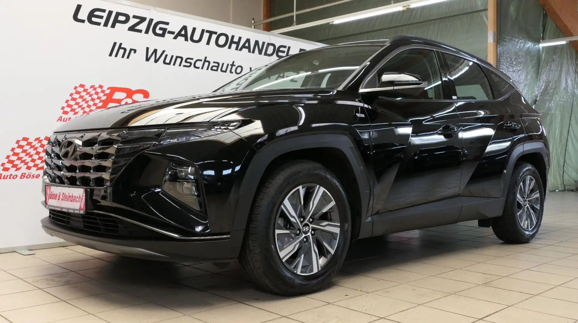 Hyundai TUCSON Select Mild-Hybrid 4WD*AUT*LED*NAV*APP* Schwarz - 1
