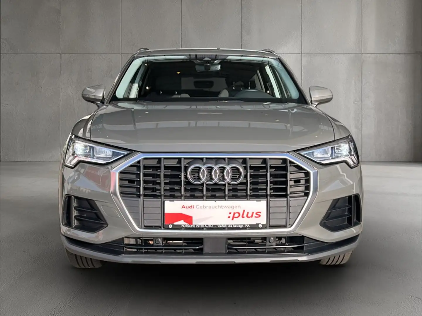Audi Q3 35 TFSI intense Grau - 2