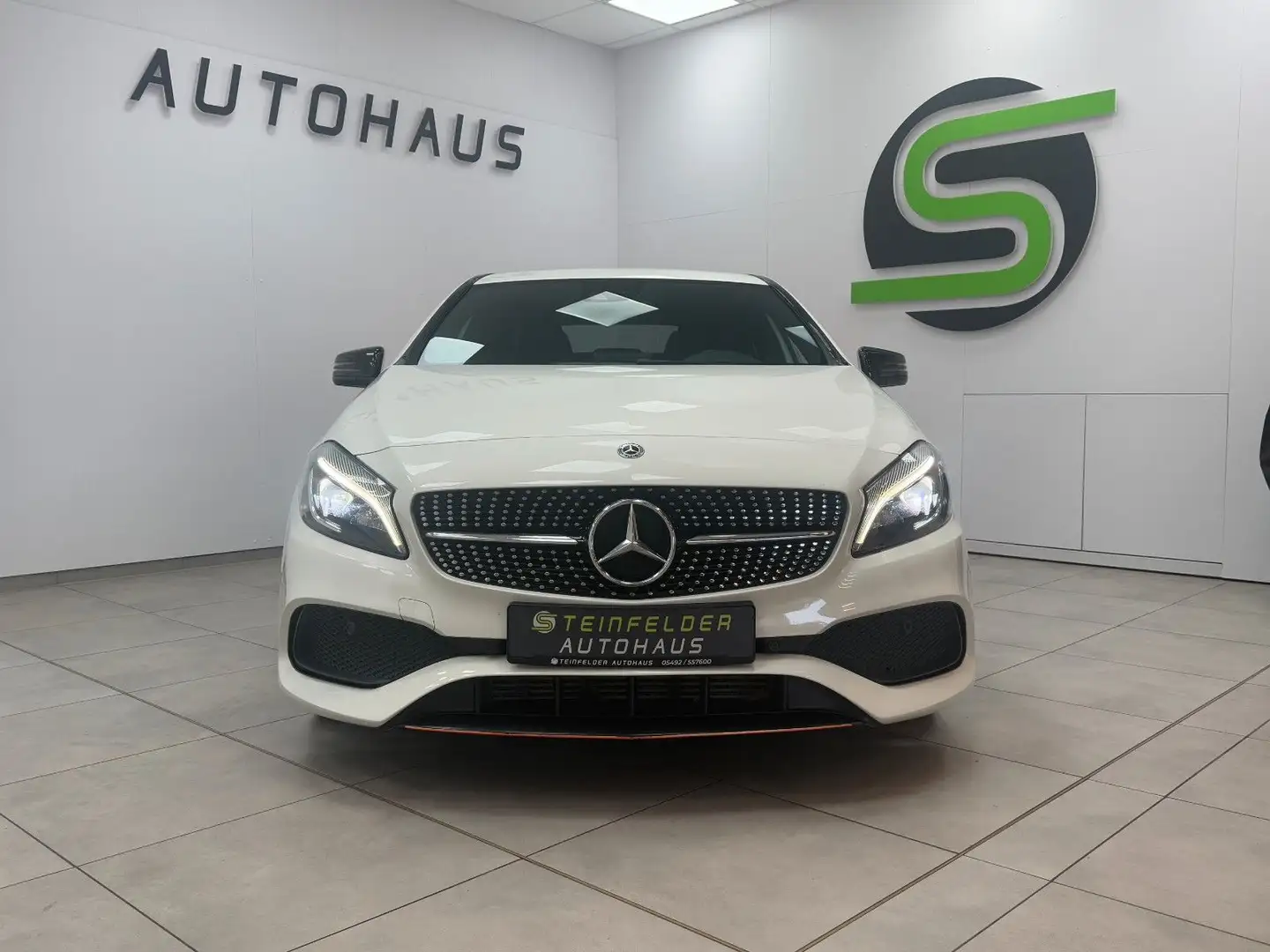 Mercedes-Benz A 220 CDI BE / AMG-EXKLUSIV /LED / NIGHT PAKET Blanc - 2