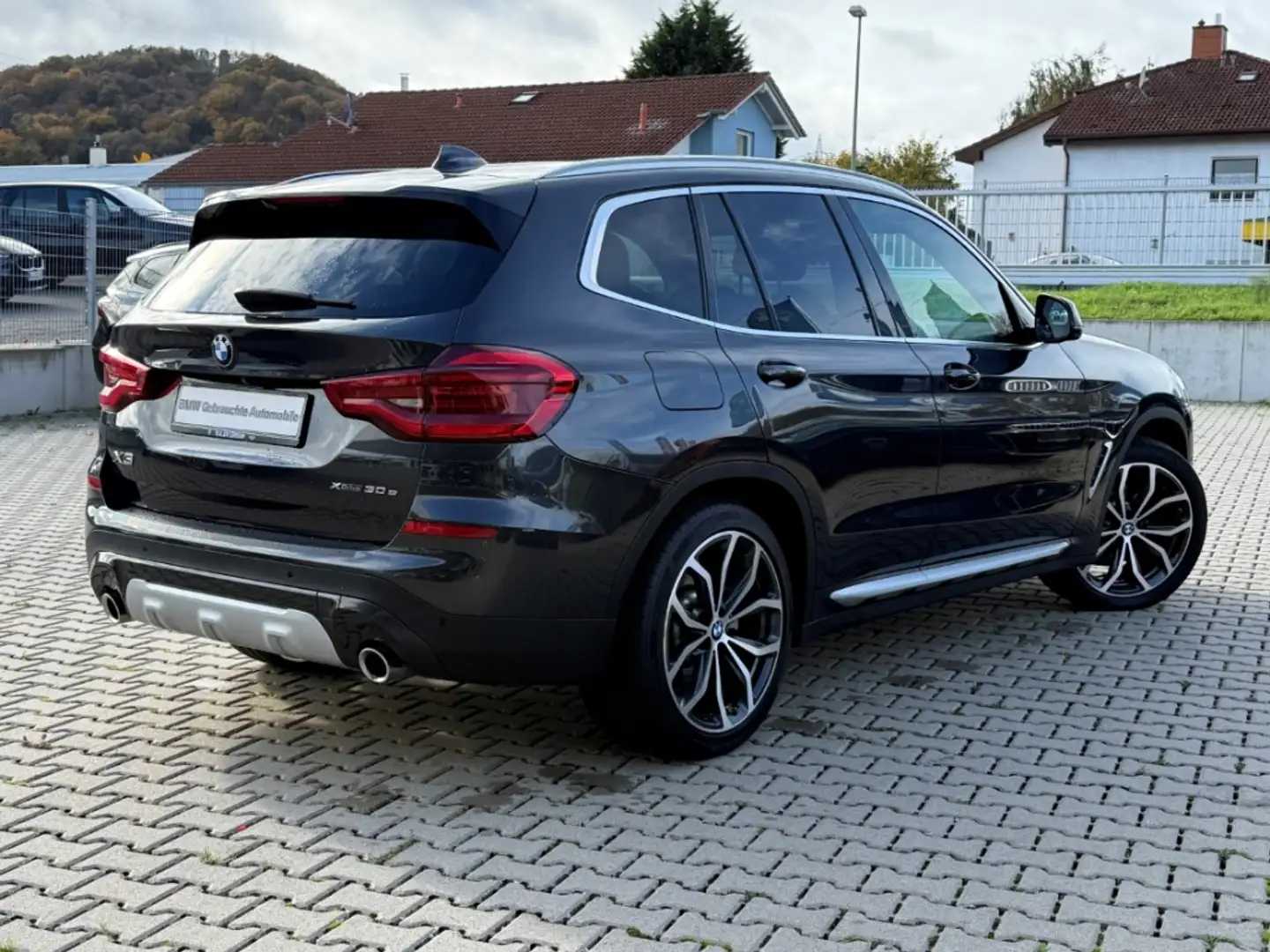 BMW X3 xDrive 30e A DA adLED ParkAss HUD AHK-klappbar SHZ Grau - 2