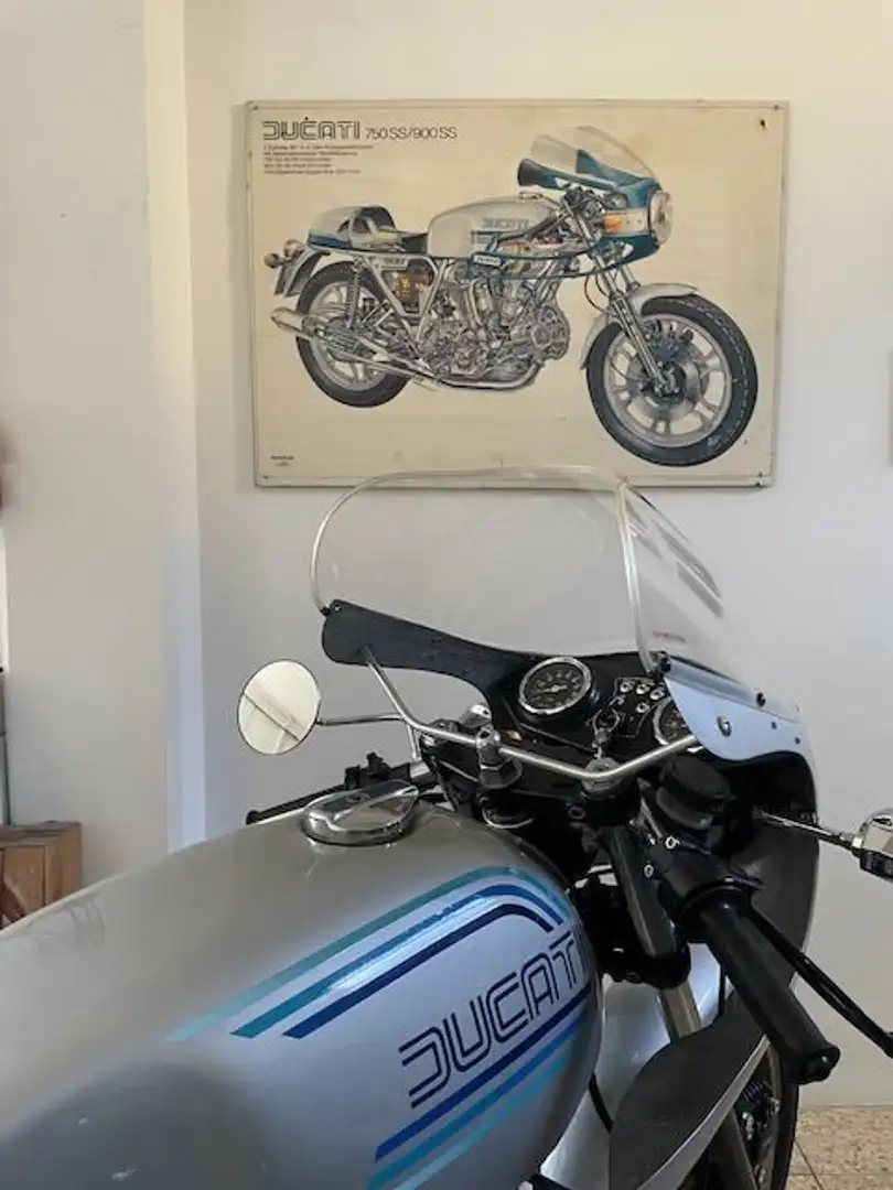 Ducati 900 SS Königswelle Stříbrná - 1