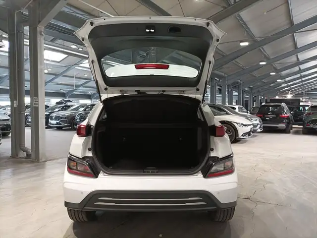 Hyundai Kona view 6