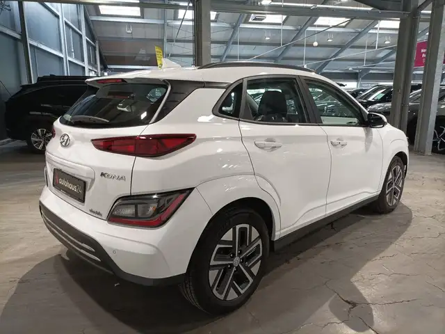 Hyundai Kona view 5