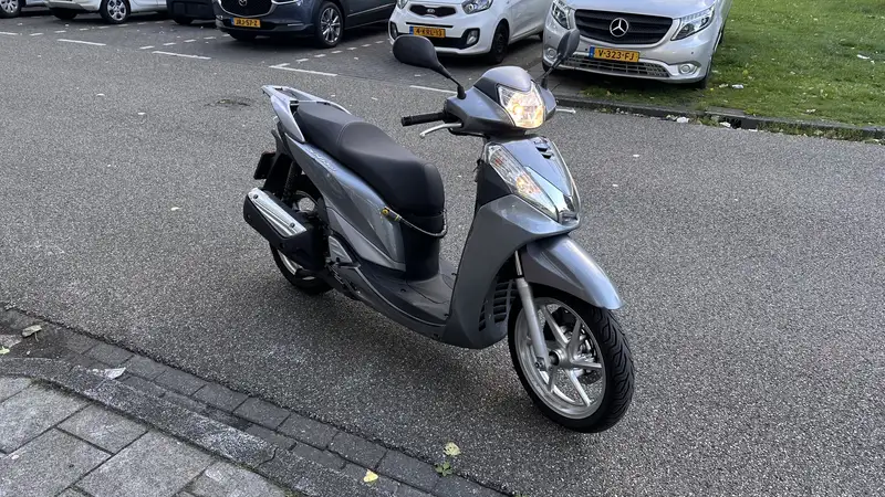 Honda SH 300 - foto 3