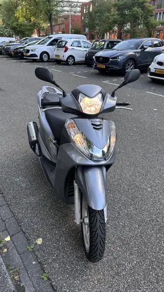 Honda SH 300 - foto 2