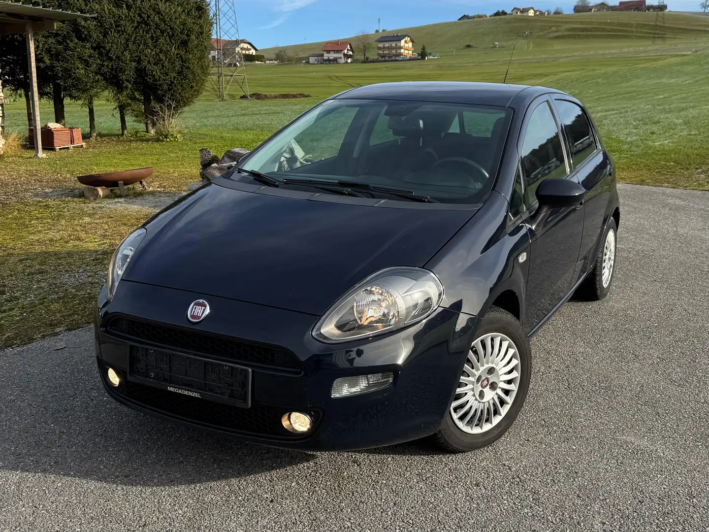 Fiat Punto 1,2 - Zahnriemen, Bremsen, Pickerl vor 500 KM NEU. Schwarz - 1