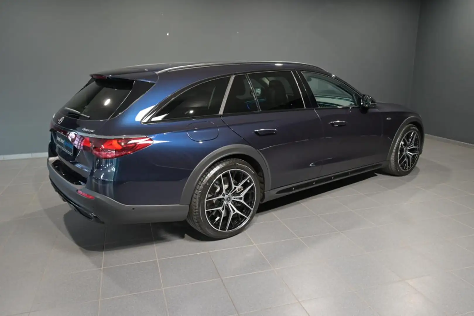 Mercedes-Benz E 300 T de 4M All Terrain AVANTGARDE/360'/PANO Blu/Azzurro - 2