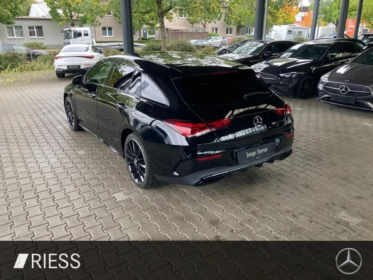 Mercedes-Benz CLA 250 e SB Edition AMG Night 19 Zoll Pano MBU Schwarz - 2