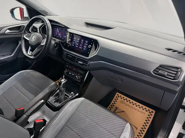 Volkswagen T-Cross view 15