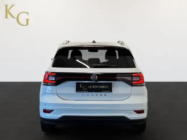 Volkswagen T-Cross view 6