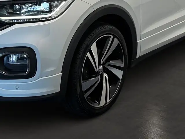 Volkswagen T-Cross view 13