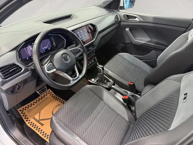 Volkswagen T-Cross view 14