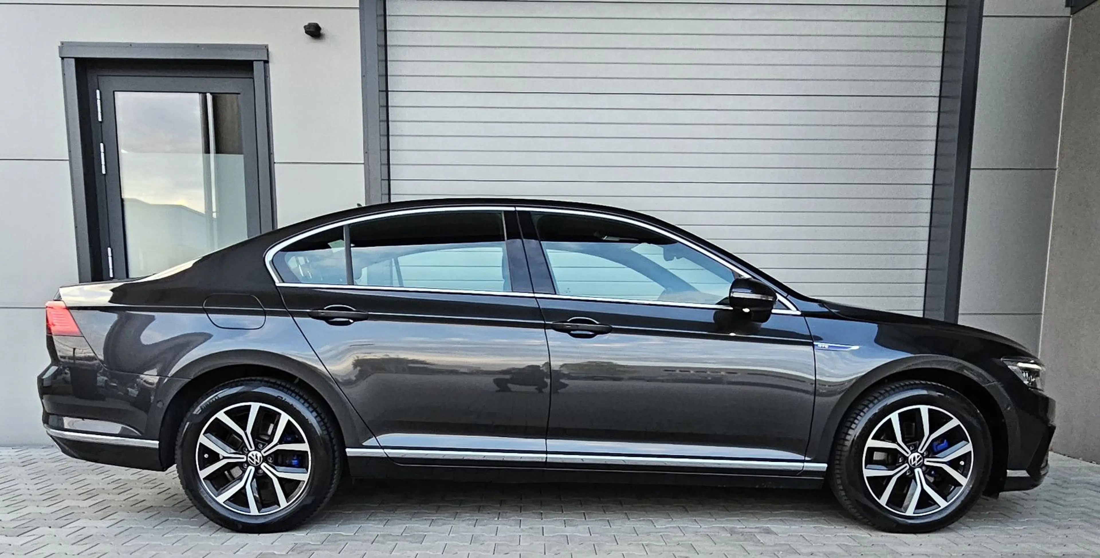 Volkswagen Passat 1.4 TSI GTE Vollleder HUD 1Hand — photo 6