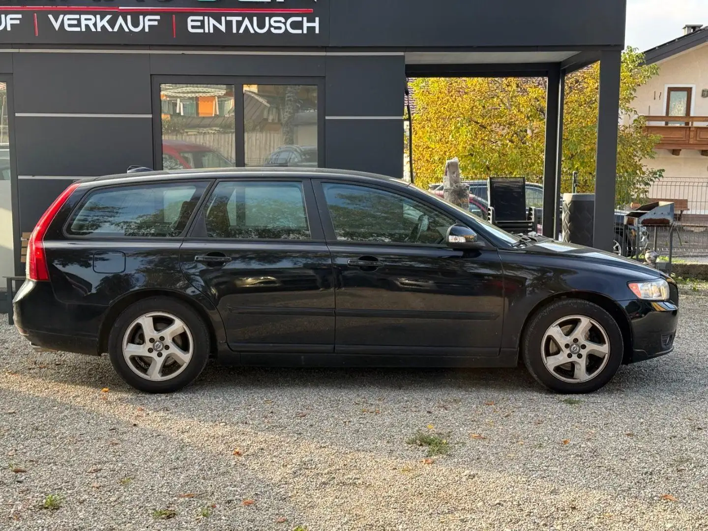 Volvo V50 D3 Business Edition Schwarz - 2