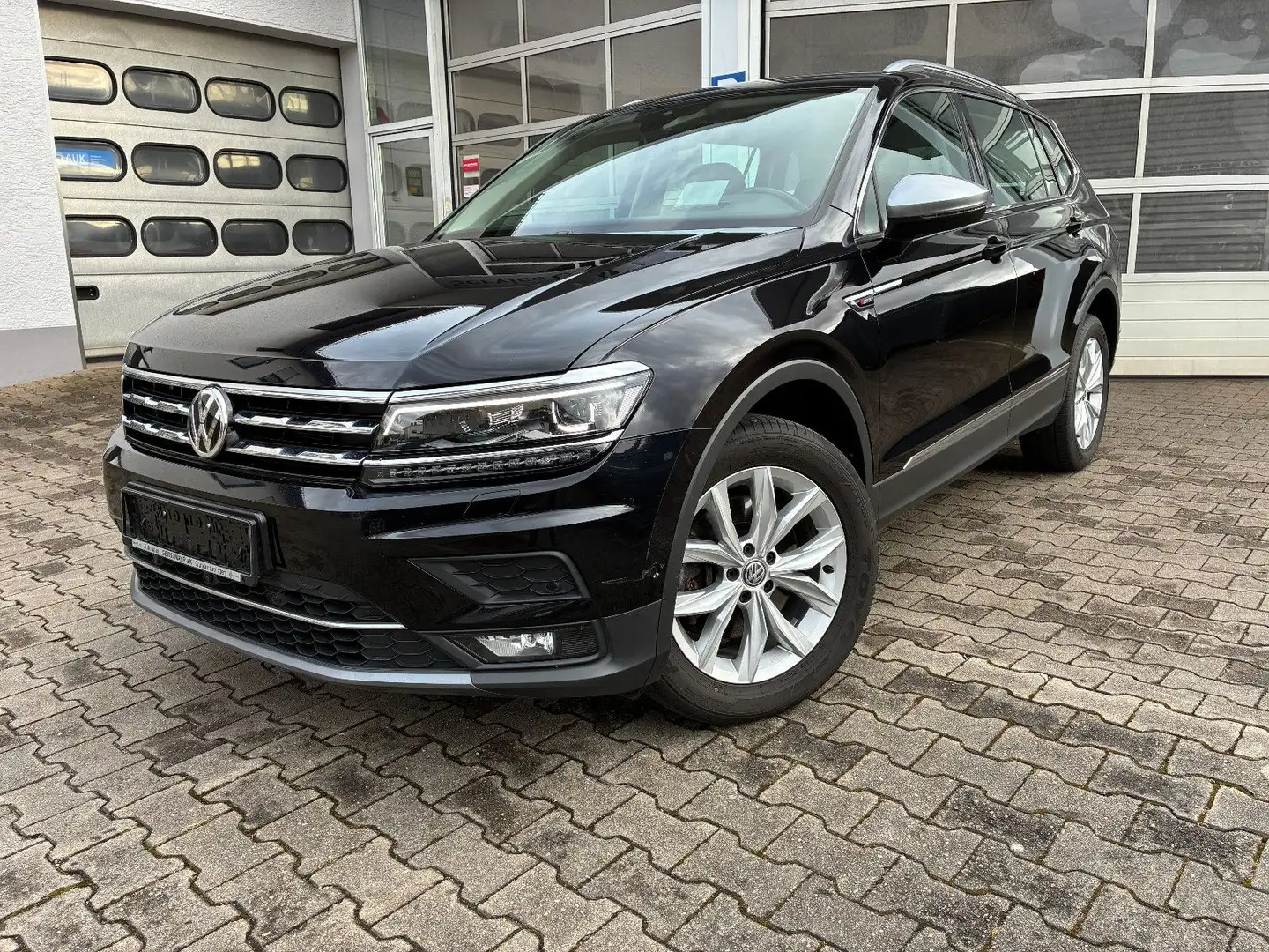 Volkswagen Tiguan Allspace Highline 4Motion Schwarz - 1