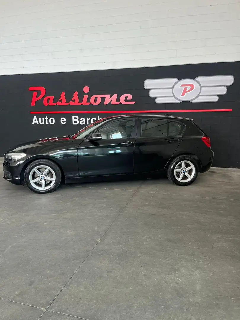 BMW 120 Serie 1 F/20-21 2015 120i Advantage 5p auto Nero - 2