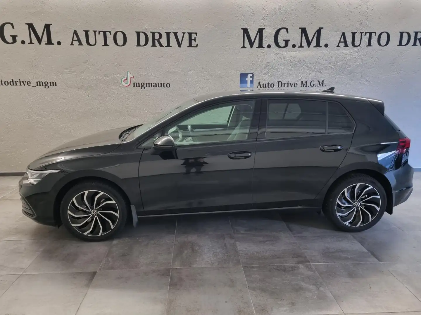Volkswagen Golf 1.5 eTSI 150 CV EVO ACT DSG Style Nero - 2