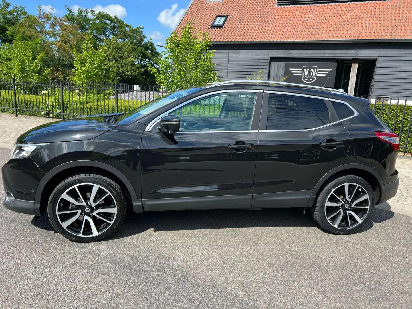 Nissan Qashqai 1.2 Premier Edition AIRCO/ECC LEER PANORAMADAK CAM Schwarz - 2