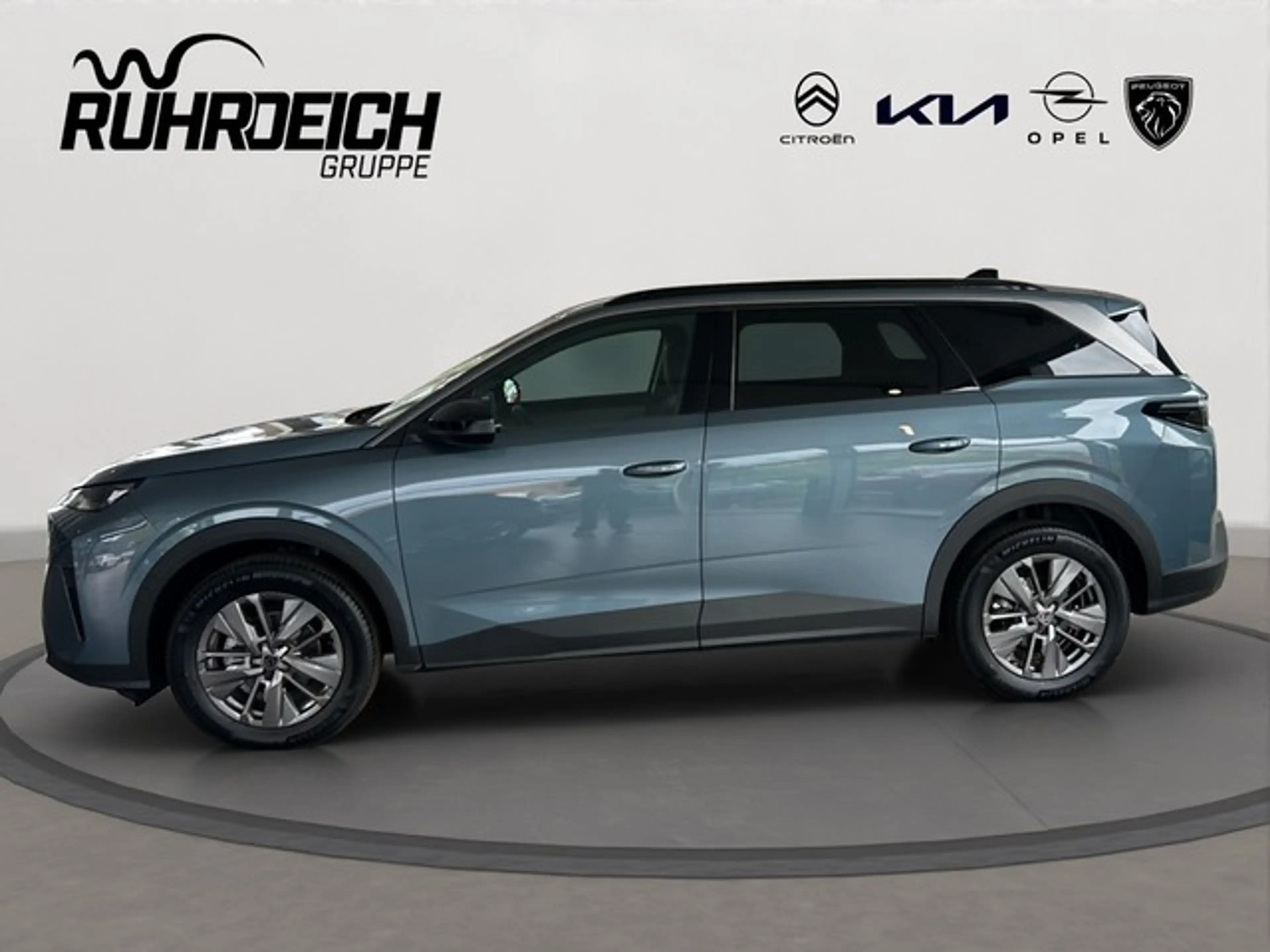 Peugeot 5008 GT HYBRID 136 E-DSC6 — photo 3