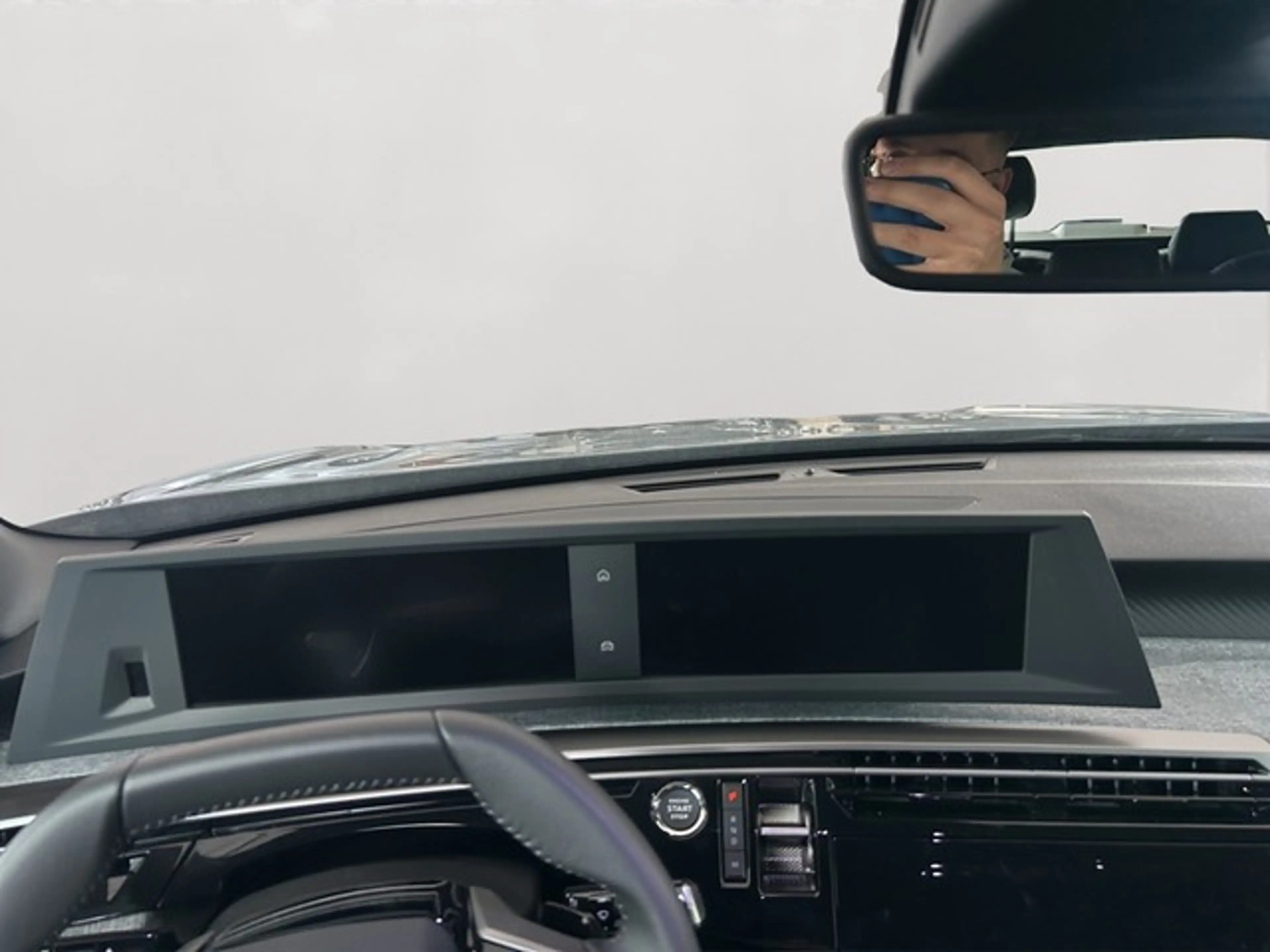 Peugeot 5008 GT HYBRID 136 E-DSC6 — photo 12