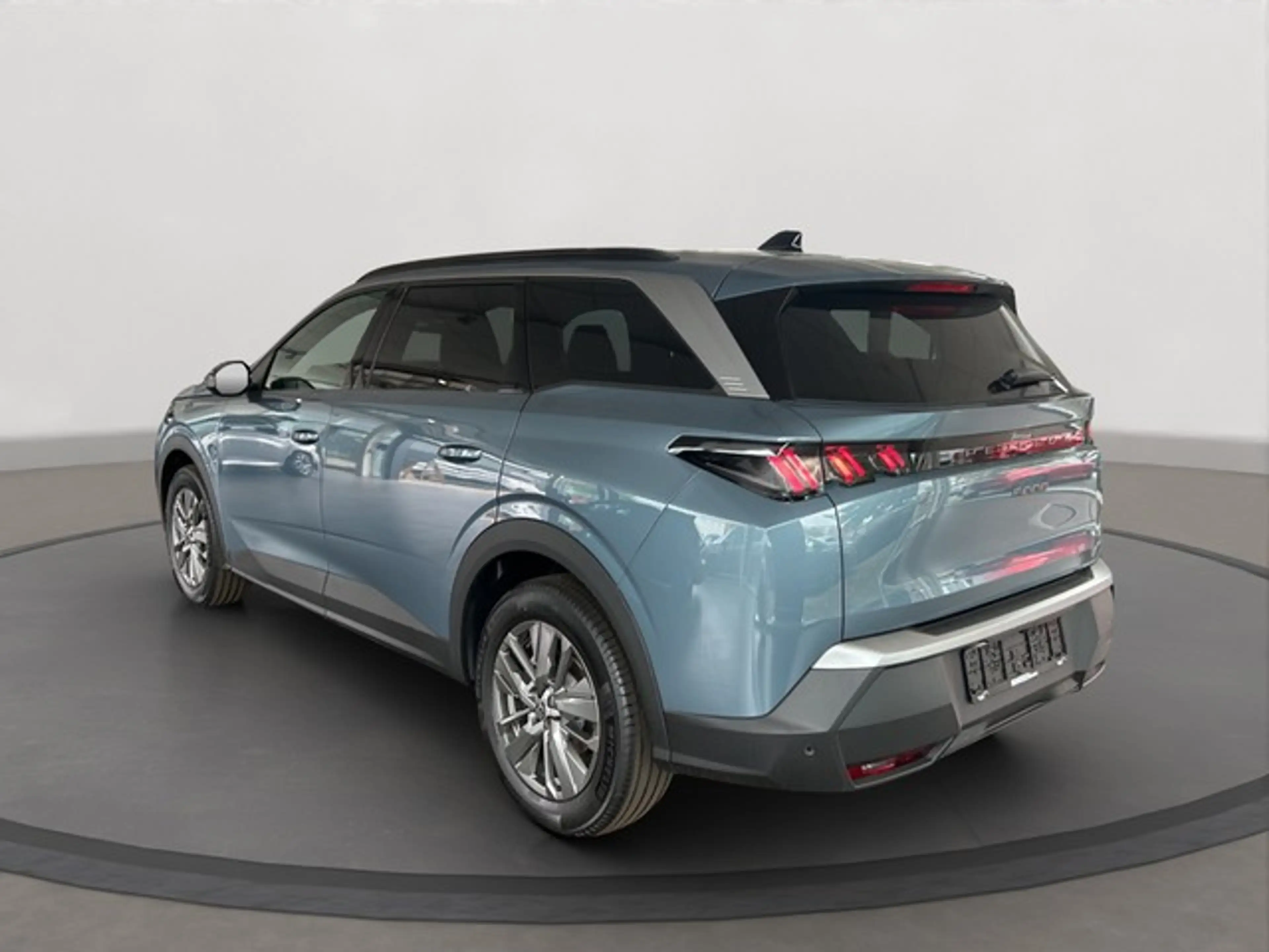 Peugeot 5008 GT HYBRID 136 E-DSC6 — photo 2