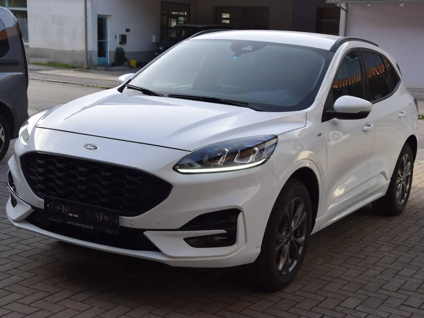 Ford Kuga ST-Line Weiß - 2